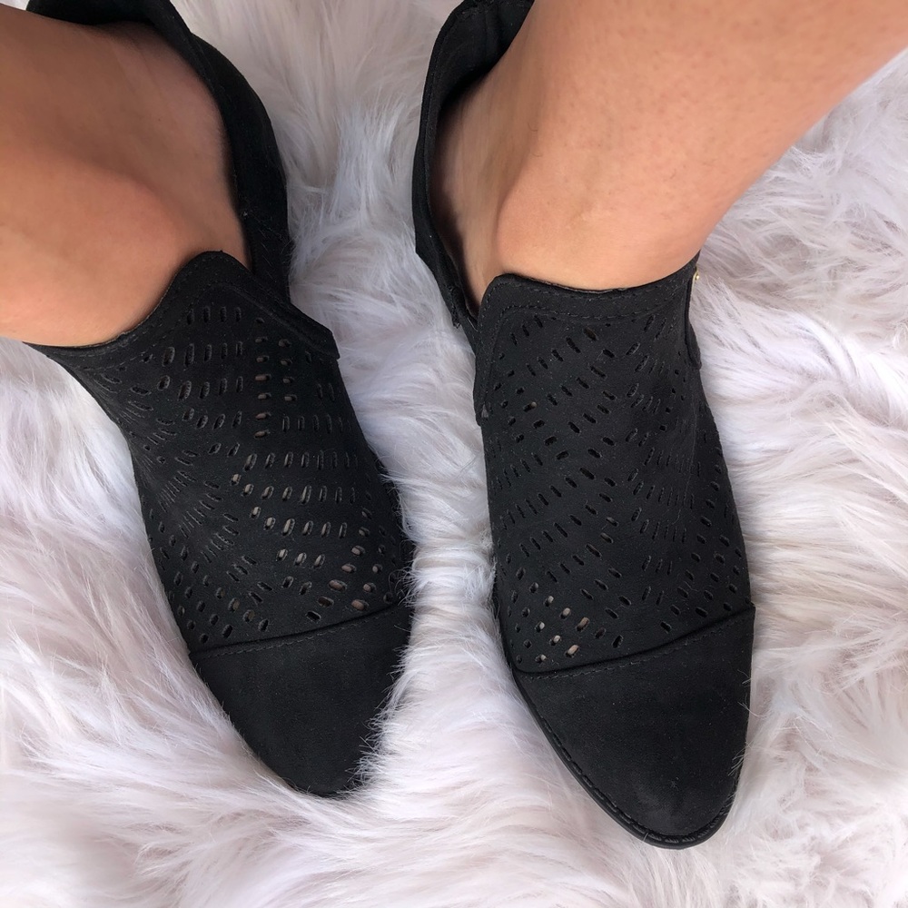 QUPID Sochi Black Suede Transition Ankle Bootie - Picture 4 of 7